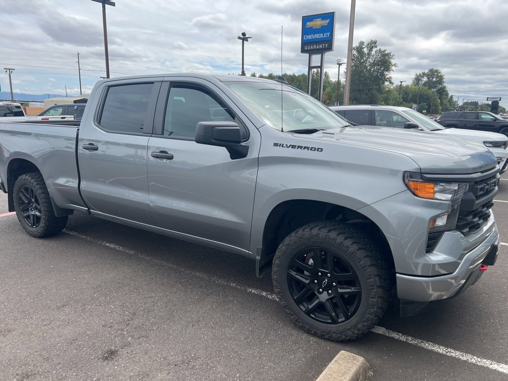 2023 Chevrolet Silverado 1500 Custom photo 3
