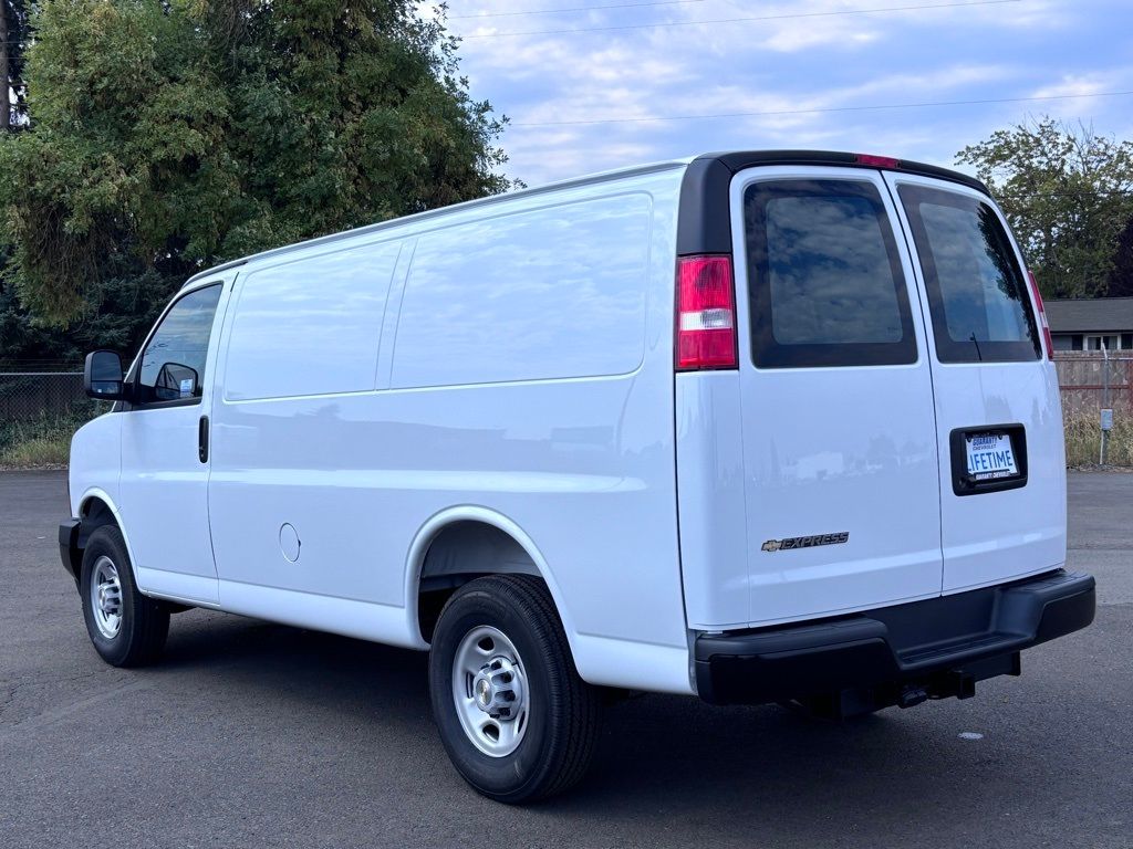 2025 Chevrolet Express Cargo Work Van - Photo 8