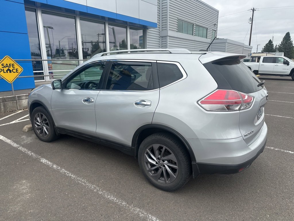 2016 Nissan Rogue SL photo 3
