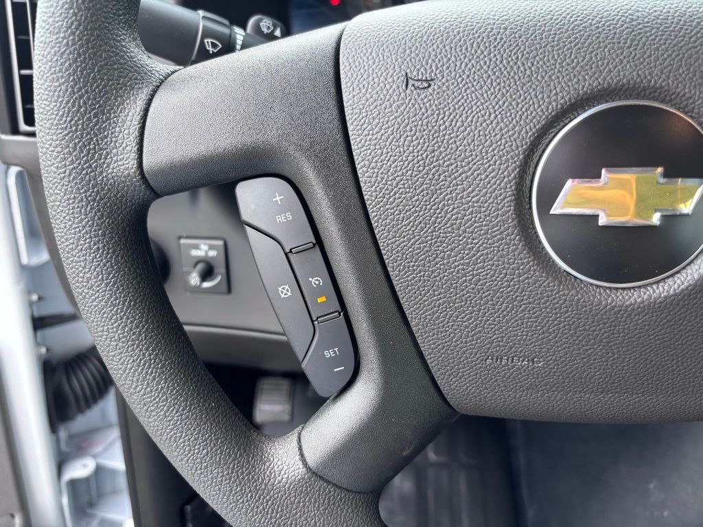 2025 Chevrolet Express Cargo Work Van - Photo 29