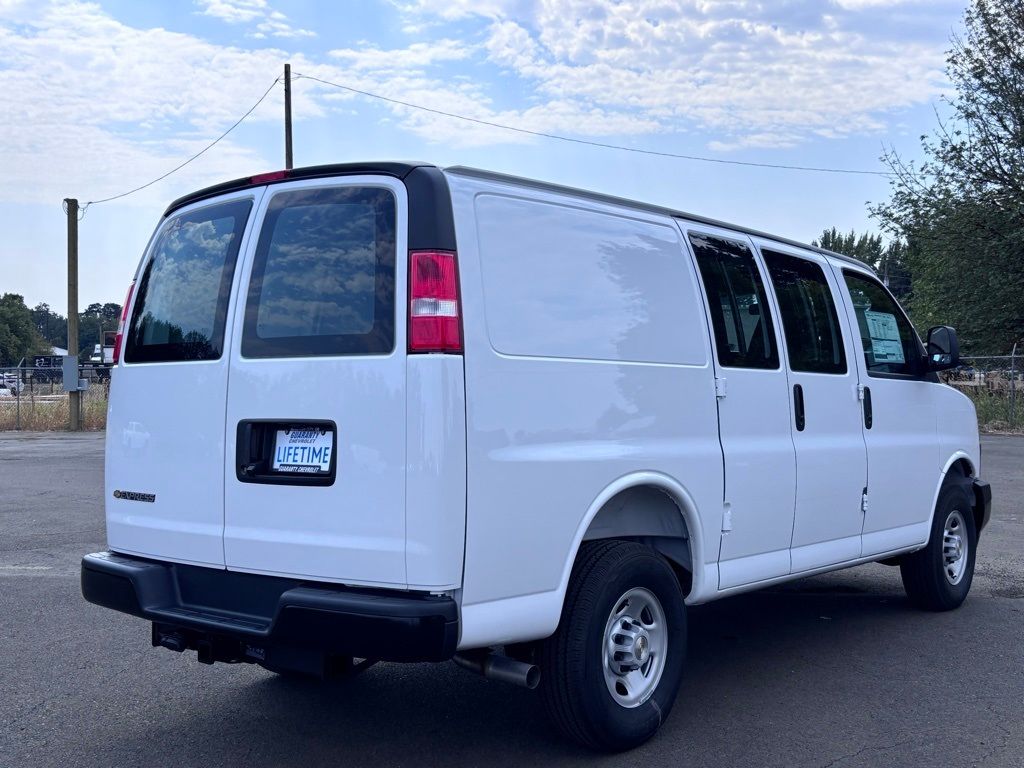 2025 Chevrolet Express Cargo Work Van - Photo 17
