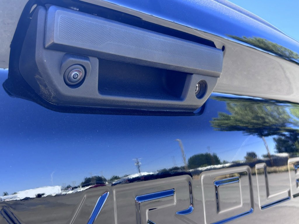 2023 Chevrolet Colorado Z71 photo 3