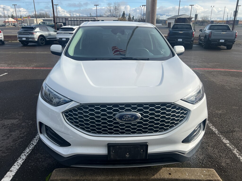 2023 Ford Edge SEL photo 2