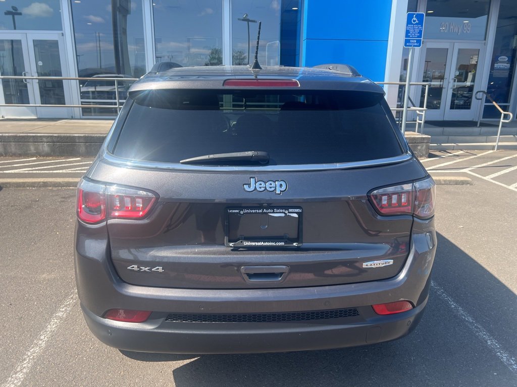 2019 Jeep Compass Latitude photo 2