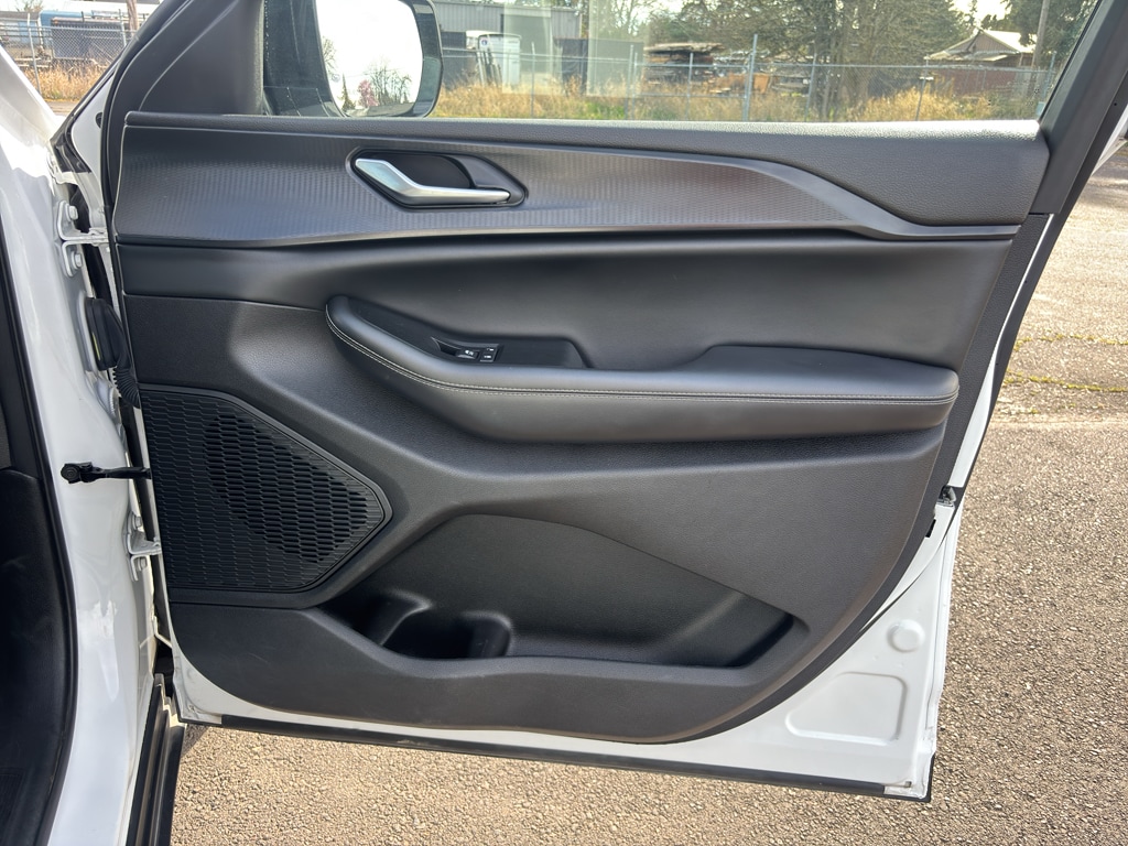 2023 Jeep Grand Cherokee Altitude - Photo 12