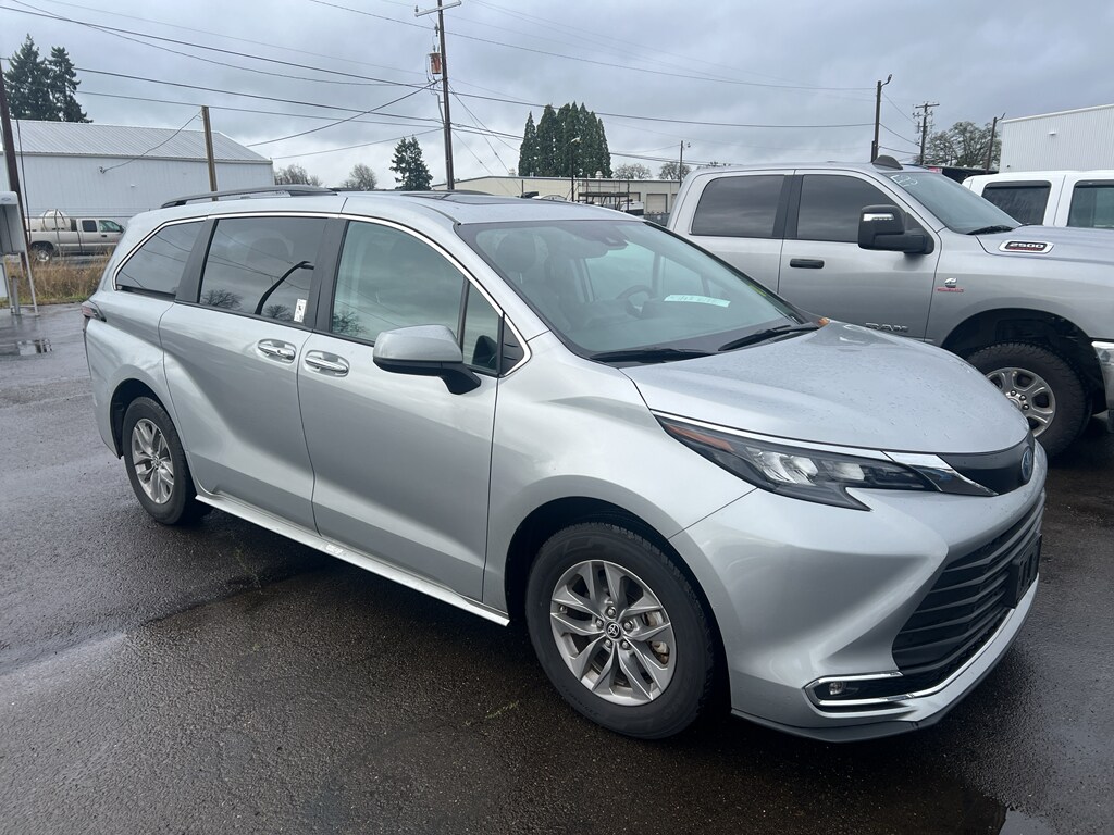 Used 2024 Toyota Sienna XLE