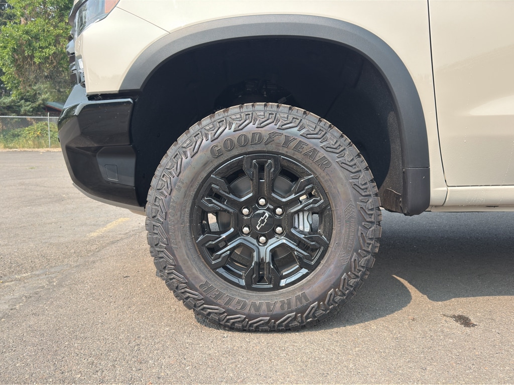 2026 Chevrolet Silverado 1500 ZR2 - Photo 6