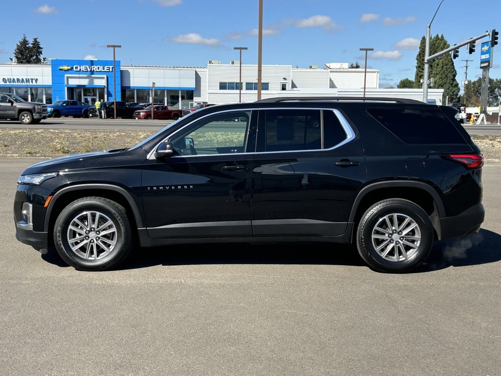 Used 2023 Chevrolet Traverse 1LT with VIN 1GNEVGKW6PJ155584 for sale in Junction City, OR