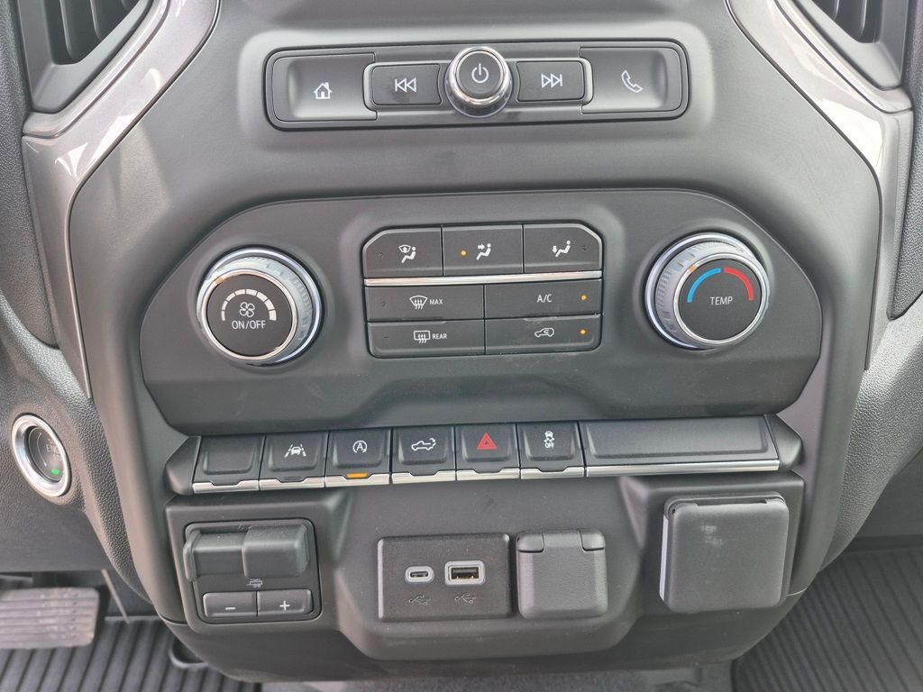 2025 Chevrolet Silverado 1500 Custom - Photo 18
