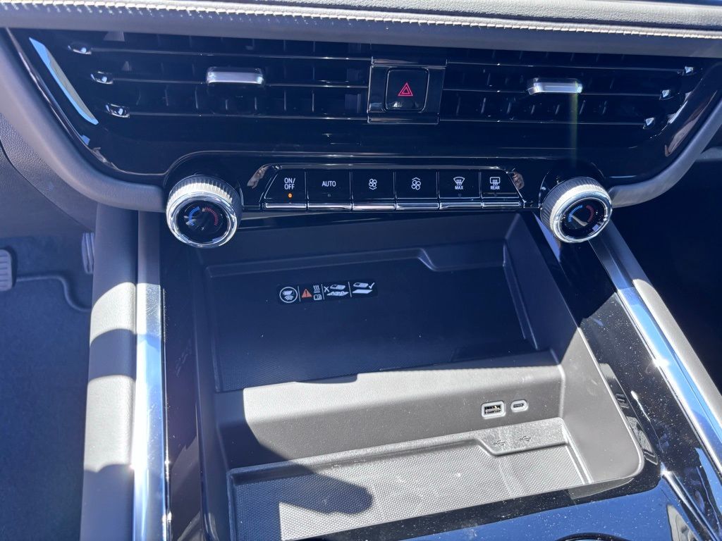 2025 Chevrolet Tahoe Premier - Photo 25
