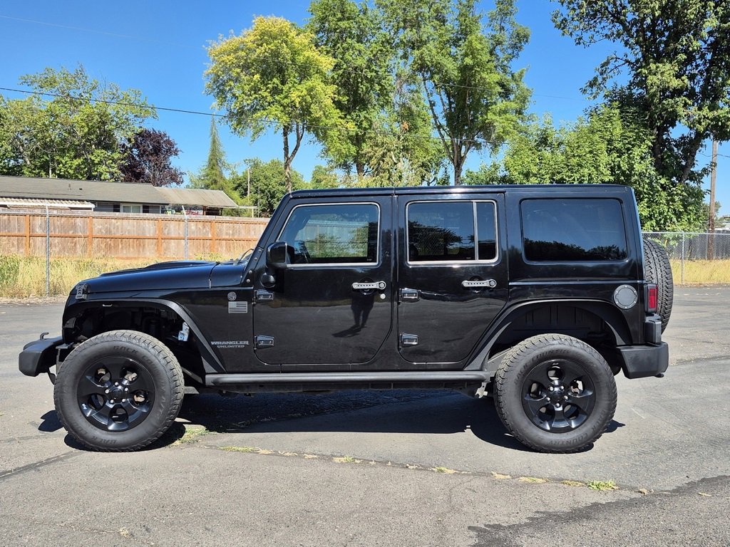 2015 Jeep Wrangler Unlimited Altitude photo 3