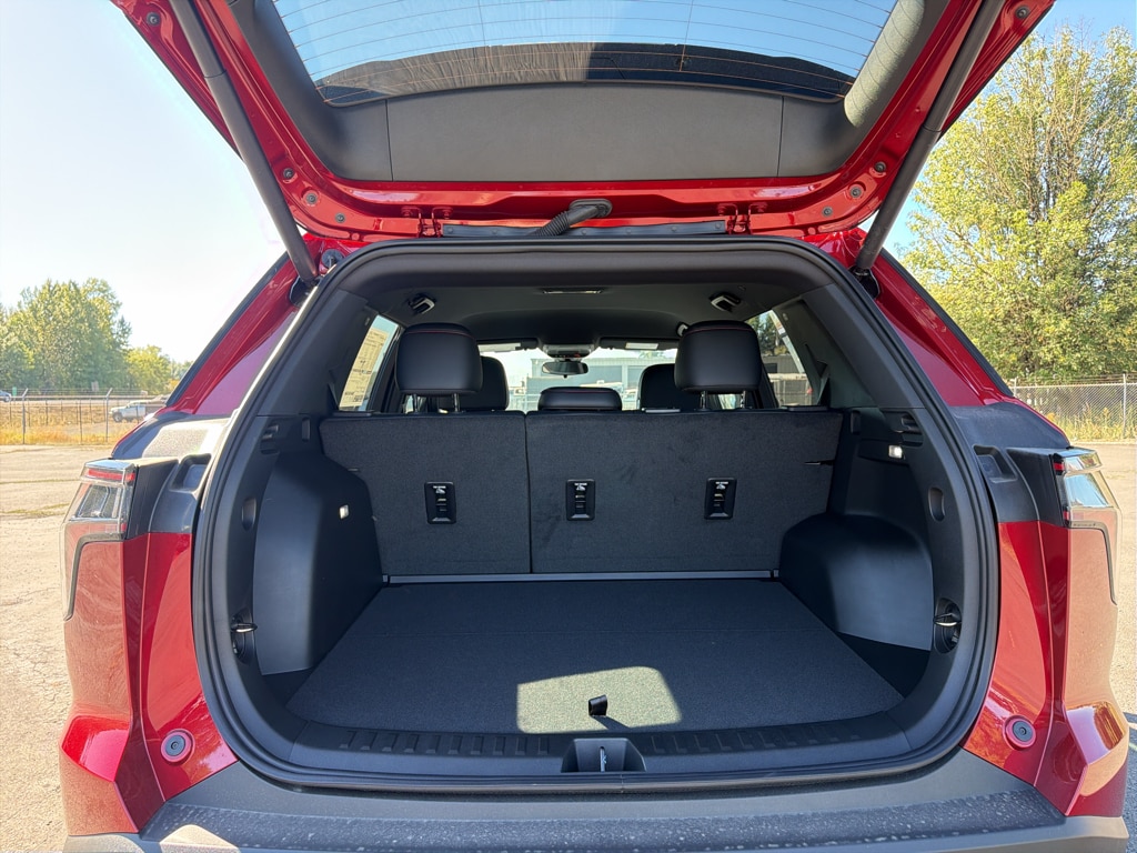 2027 Chevrolet Equinox RS - Photo 10