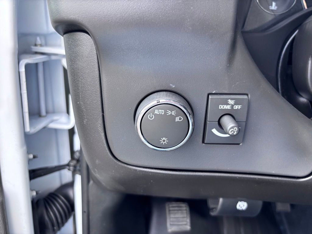 2025 Chevrolet Express Cargo Work Van - Photo 25