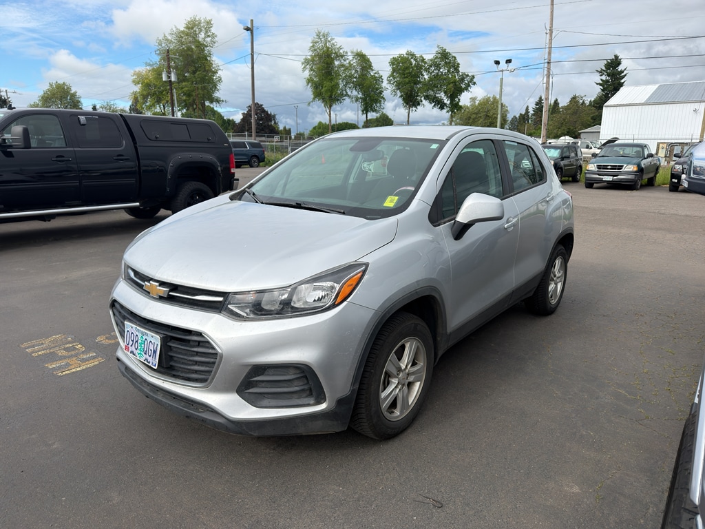 Used 2018 Chevrolet Trax LS with VIN KL7CJNSBXJB705123 for sale in Junction City, OR