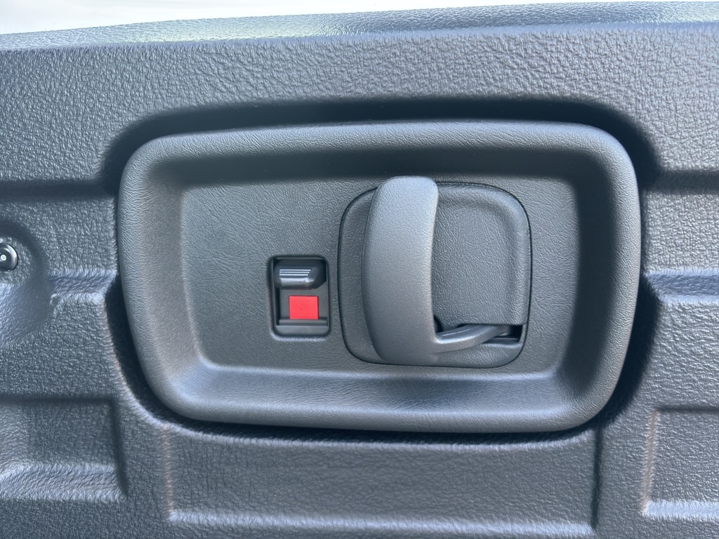 2025 Chevrolet Express Cargo Work Van - Photo 13