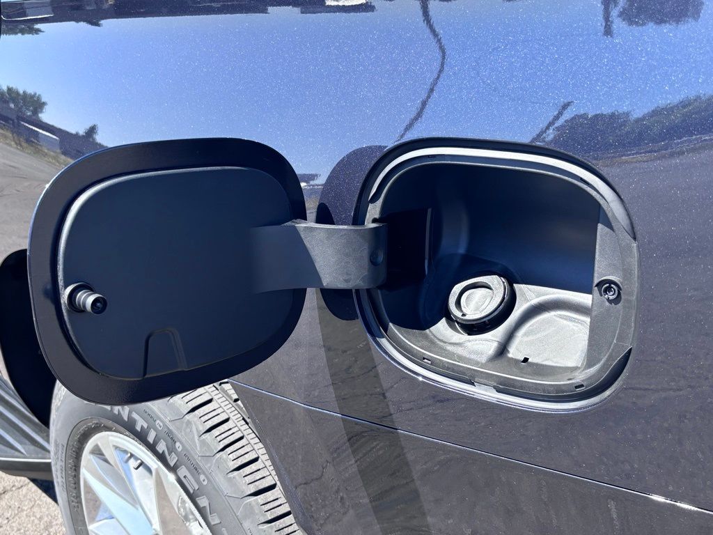 2025 Chevrolet Tahoe Premier - Photo 6