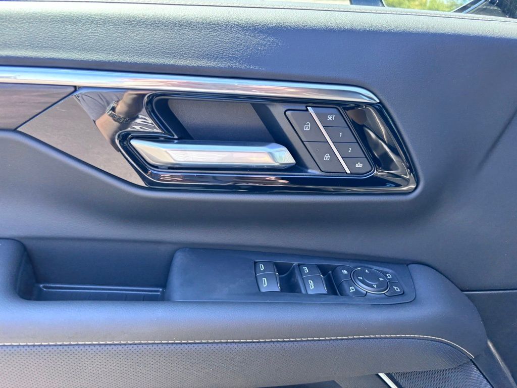 2025 Chevrolet Tahoe Premier - Photo 38