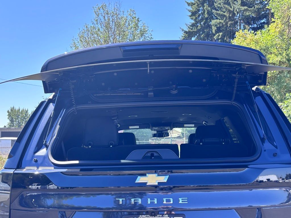 2025 Chevrolet Tahoe Premier - Photo 12