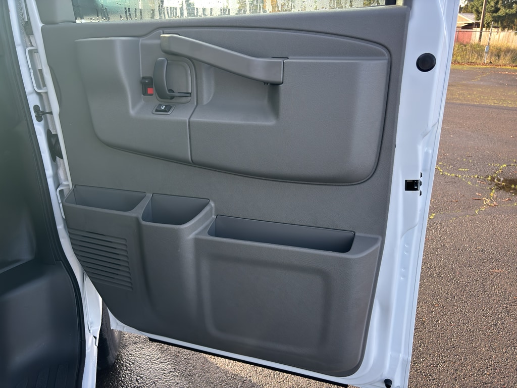 2025 Chevrolet Express Cargo Work Van - Photo 16