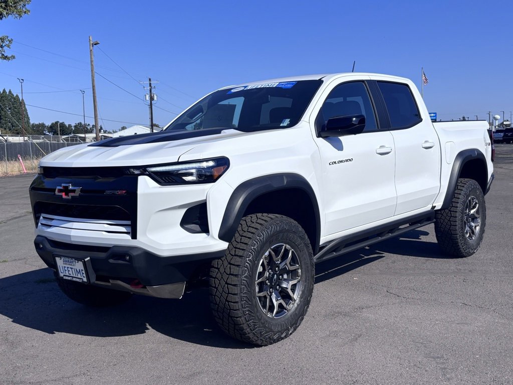 2026 Chevrolet Colorado ZR2 photo 3