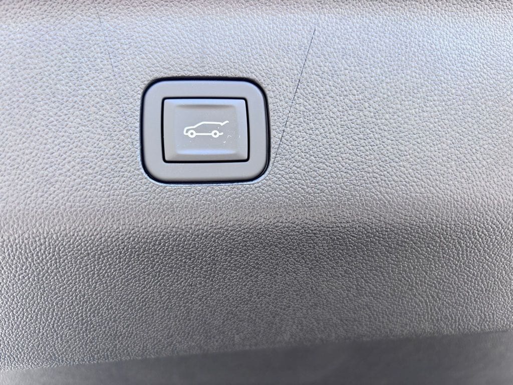 2025 Chevrolet Tahoe Premier - Photo 16