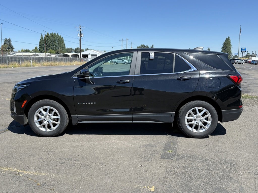2022 Chevrolet Equinox LT photo 2