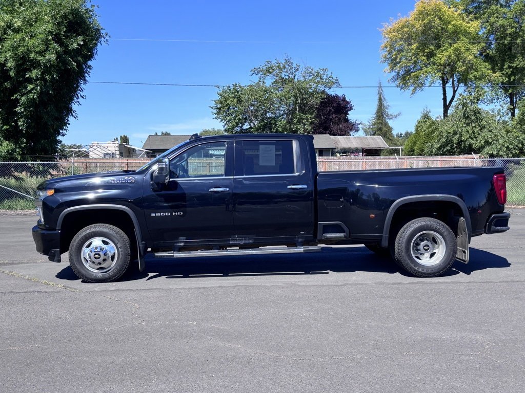 2022 Chevrolet Silverado 3500HD High Country photo 2