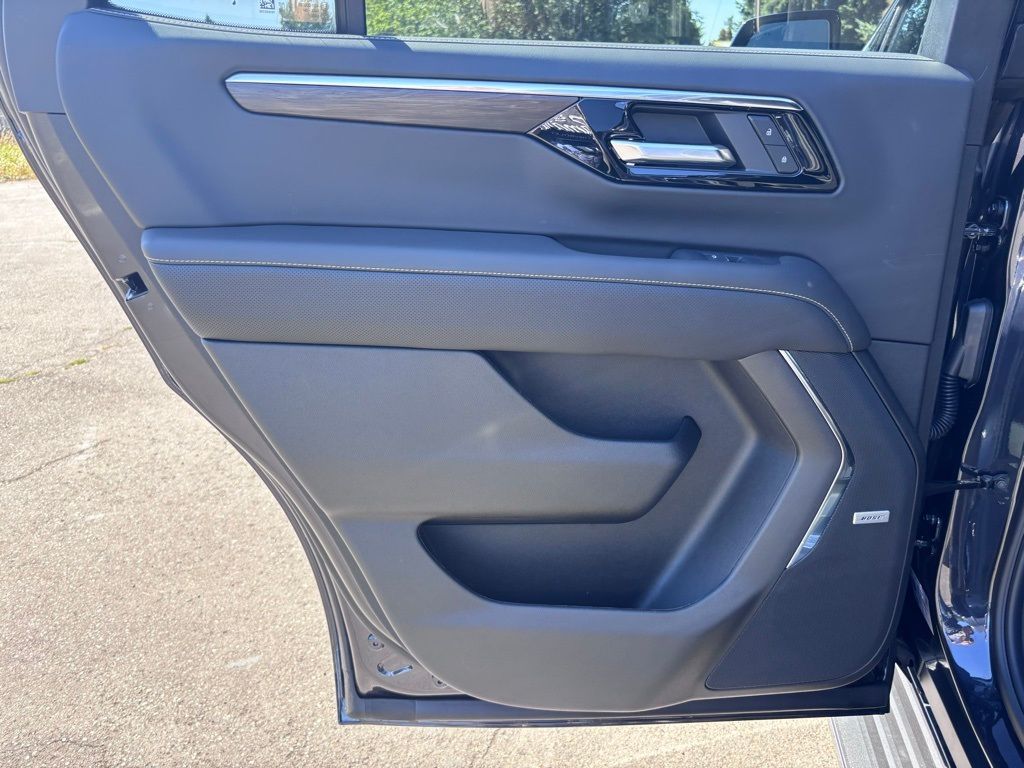 2025 Chevrolet Tahoe Premier - Photo 44
