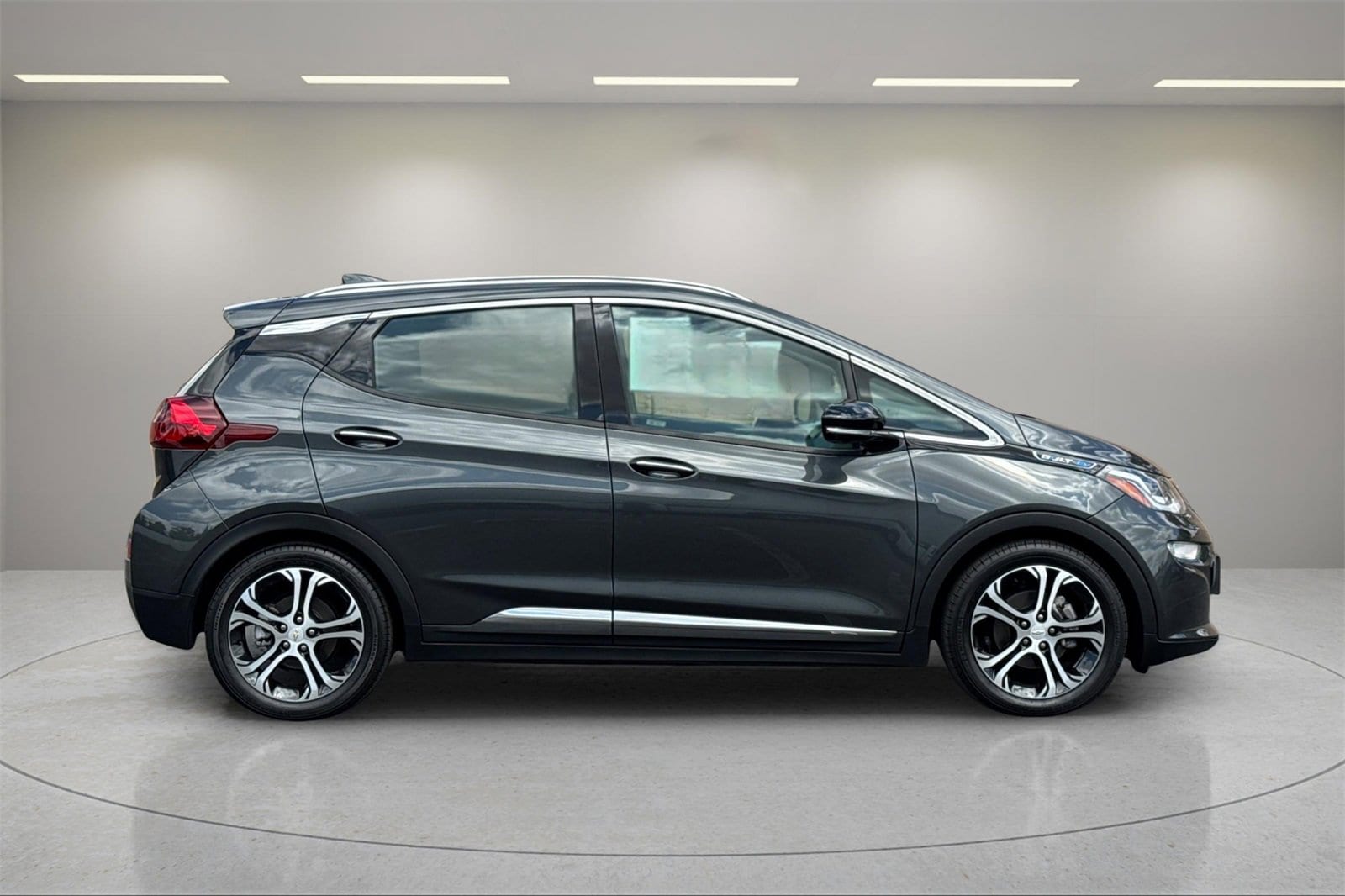 Used 2021 Chevrolet Bolt EV Premier with VIN 1G1FZ6S09M4107815 for sale in Santa Ana, CA
