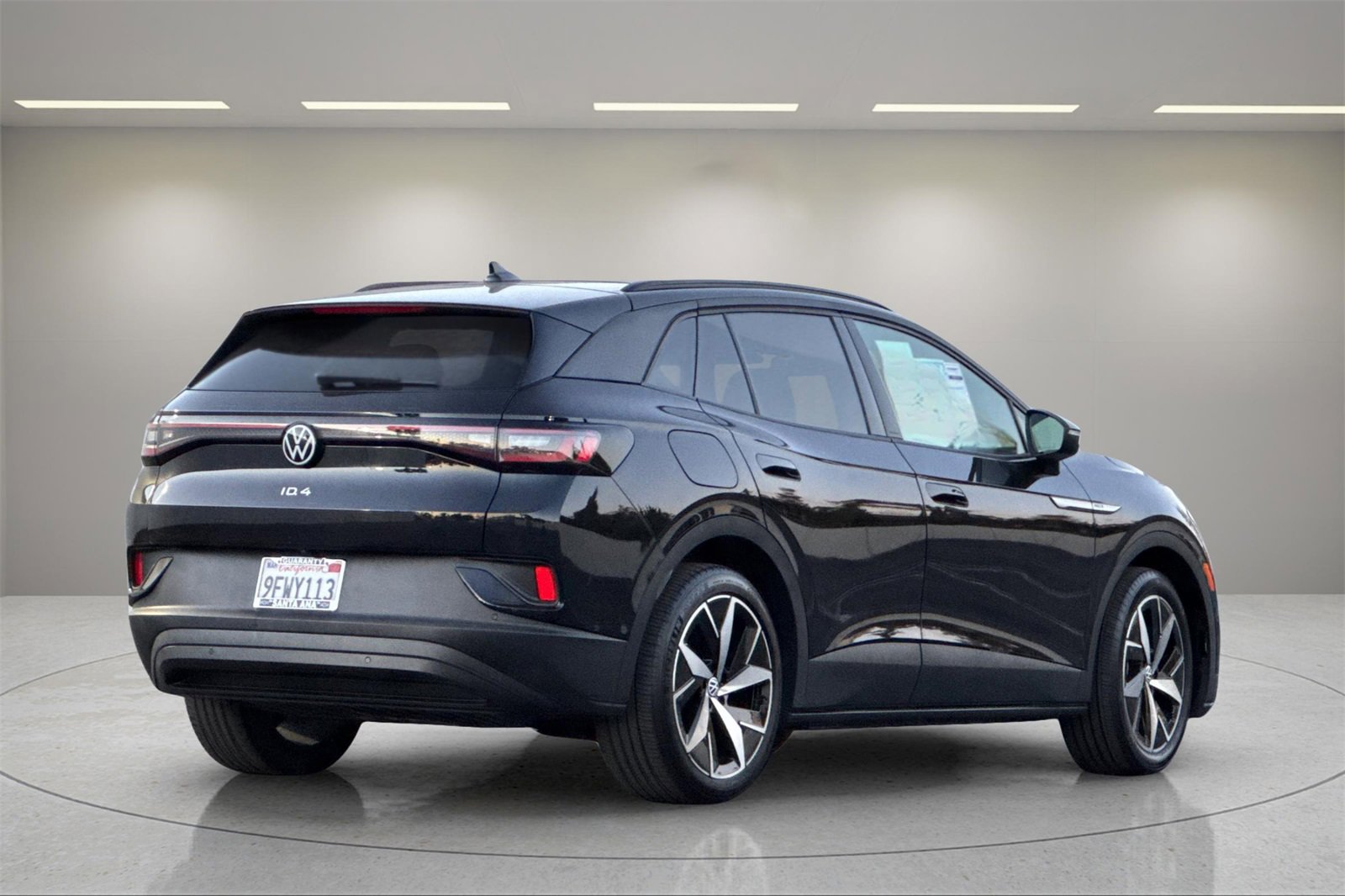 2023 Volkswagen ID.4 Pro S photo 3