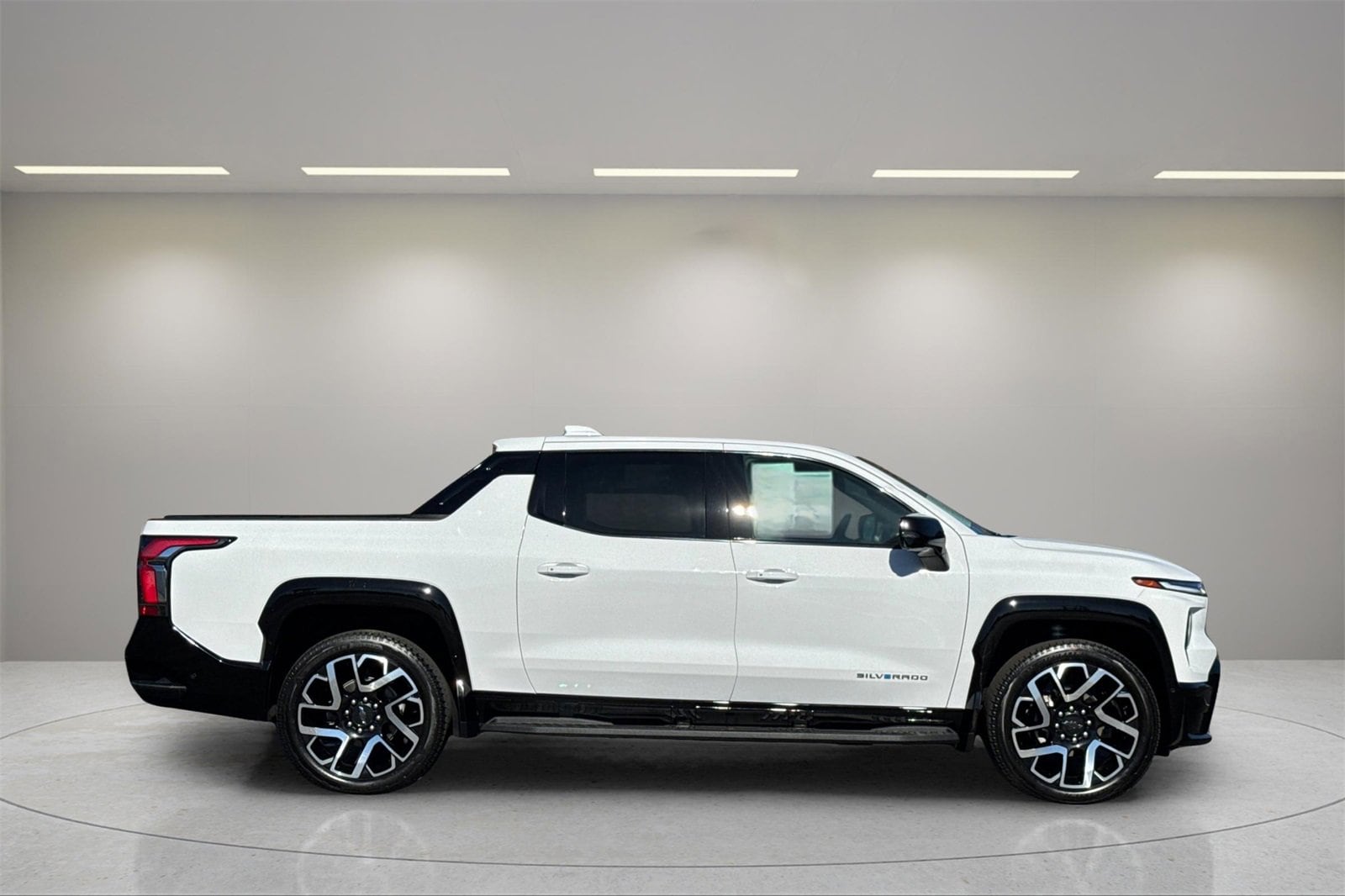 Used 2024 Chevrolet Silverado EV RST with VIN 1GC40ZEL5RU301863 for sale in Santa Ana, CA