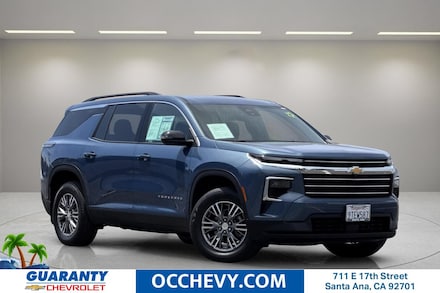 2025 Chevrolet Traverse LT SUV