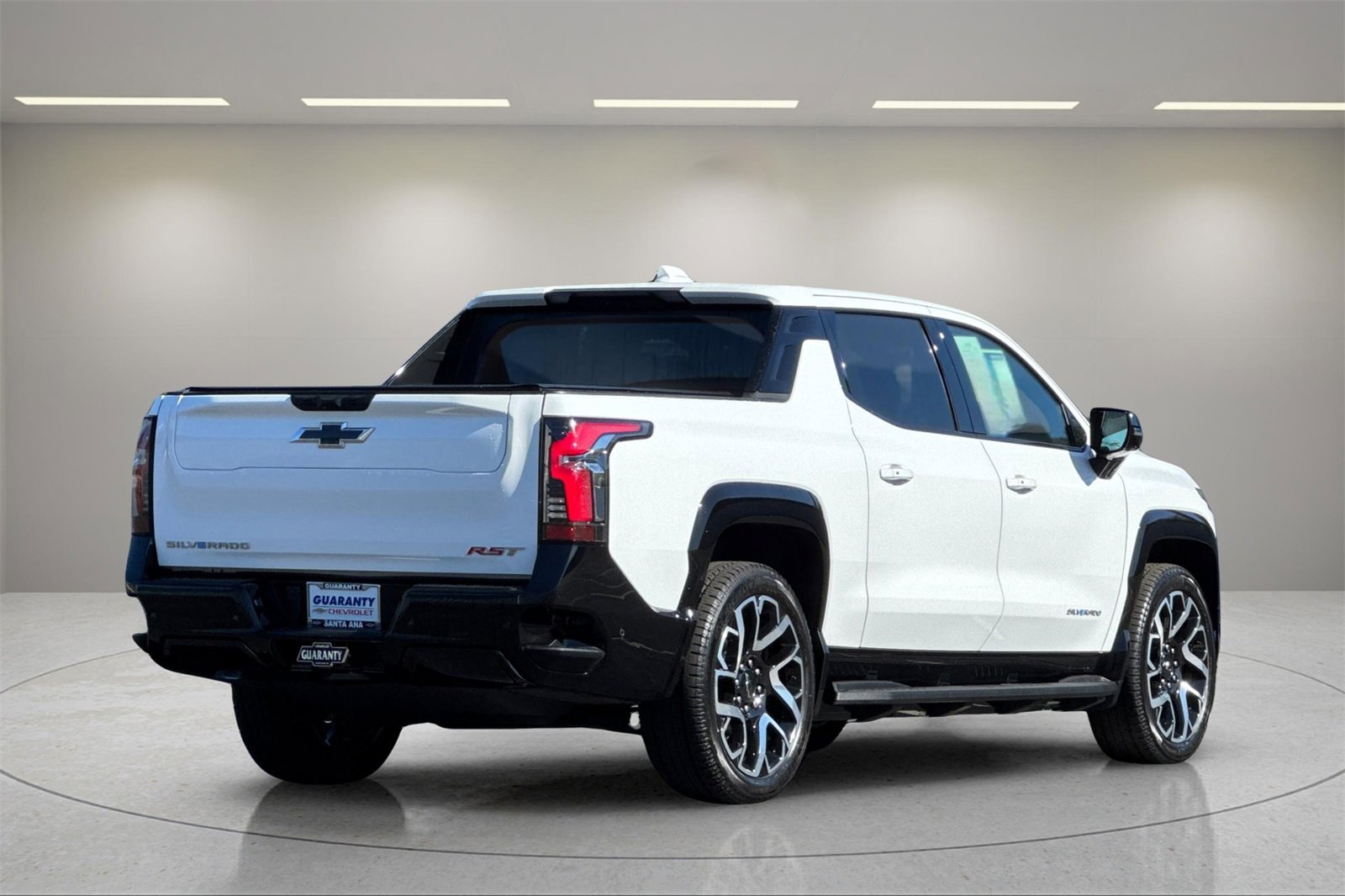 2024 Chevrolet Silverado EV RST photo 2