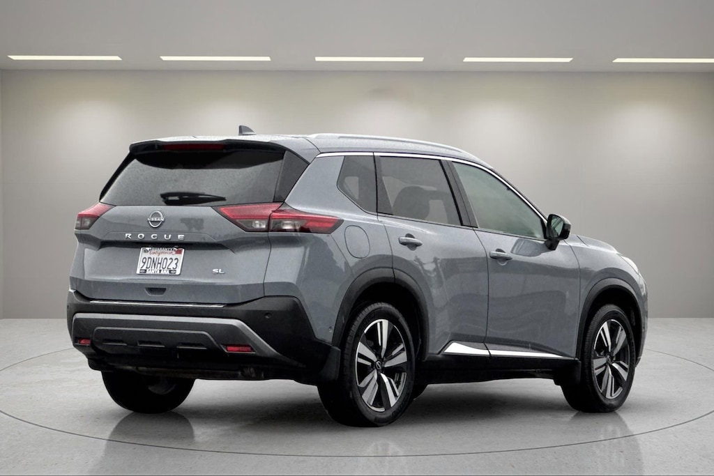 Used 2023 Nissan Rogue SL FWD SUV