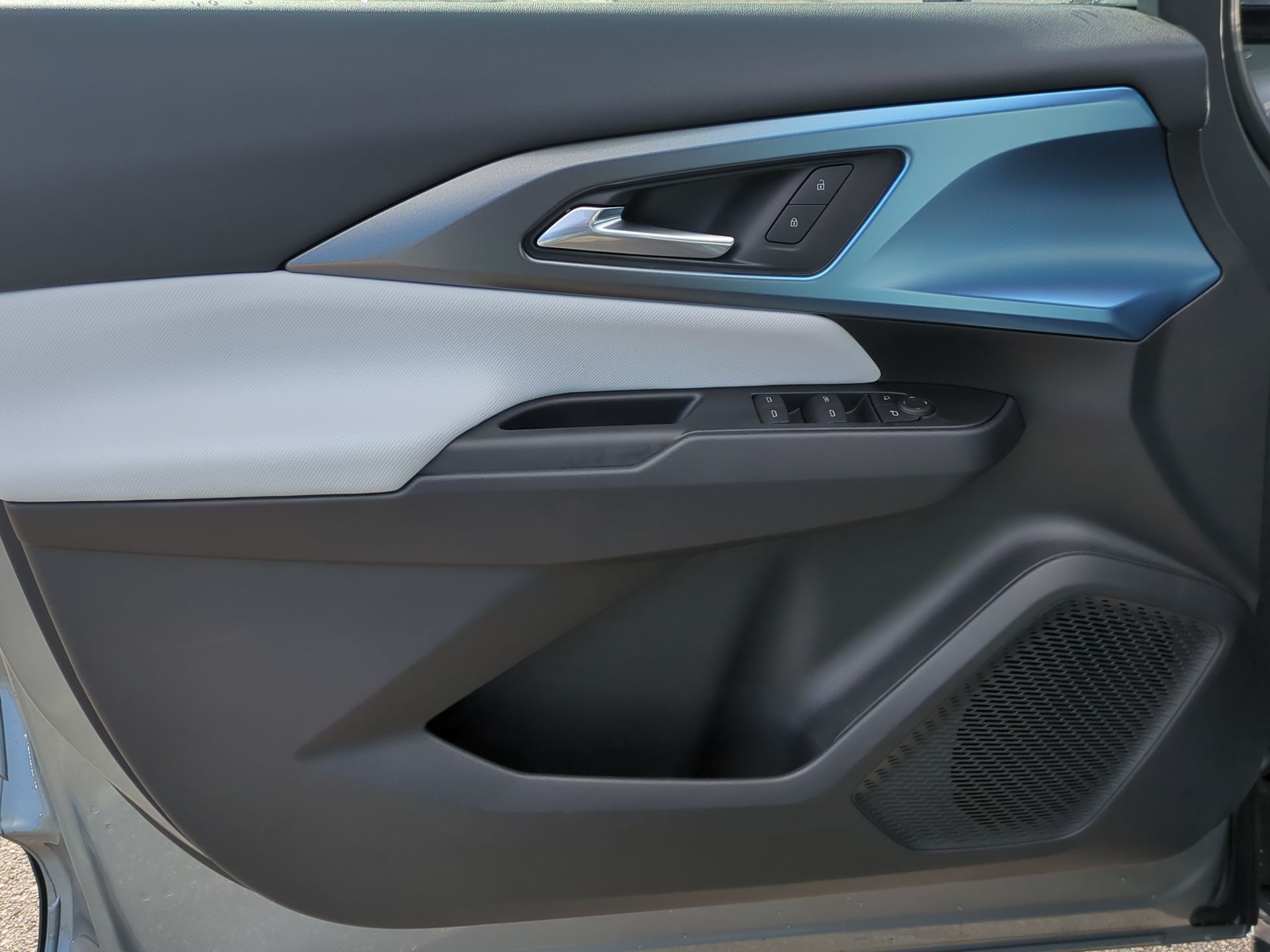 2026 Chevrolet Equinox EV 2LT - Photo 43