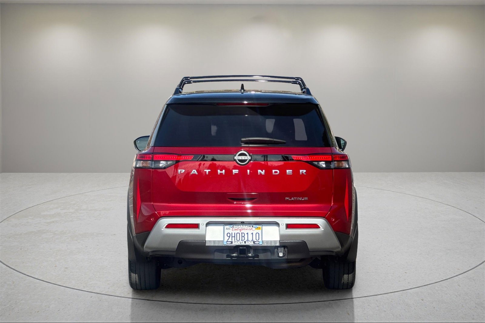 2023 Nissan Pathfinder Platinum photo 4