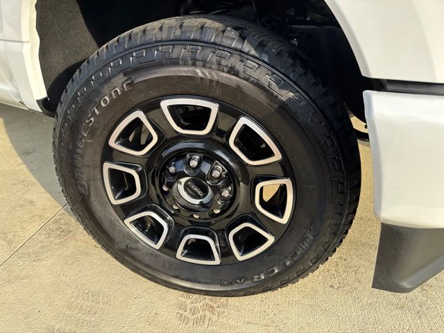 2026 Ford F-350 Super Duty Platinum - Photo 41