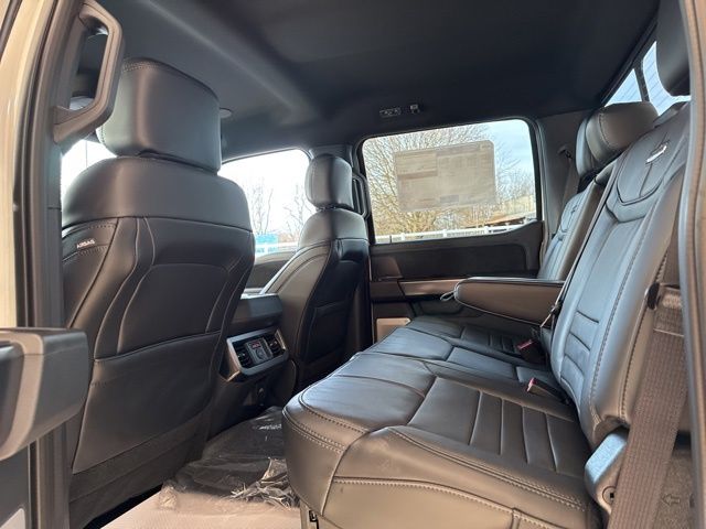 2026 Ford F-350 Super Duty Platinum - Photo 31