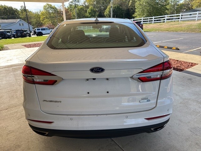 2019 Ford Fusion SE photo 3