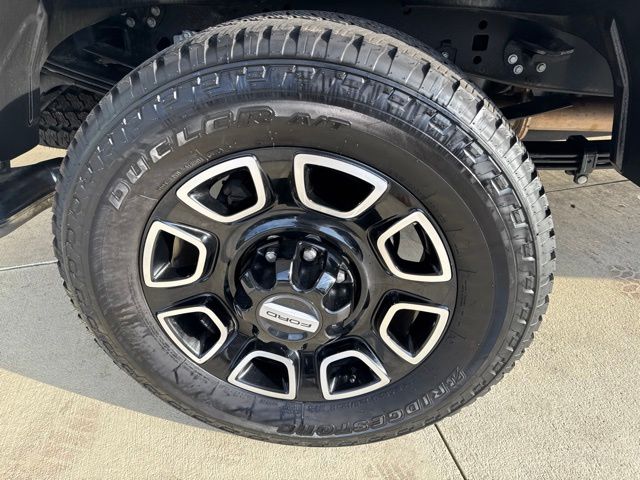 2026 Ford F-350 Super Duty Platinum - Photo 42