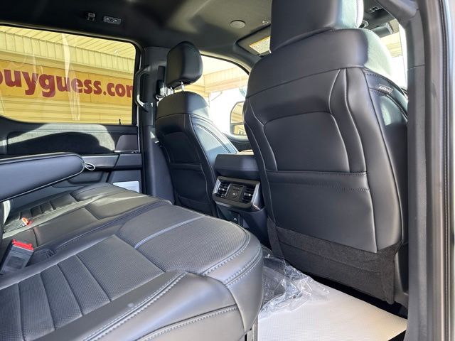 2026 Ford F-350 Super Duty Platinum - Photo 30
