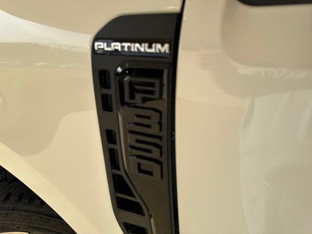 2026 Ford F-350 Super Duty Platinum - Photo 39