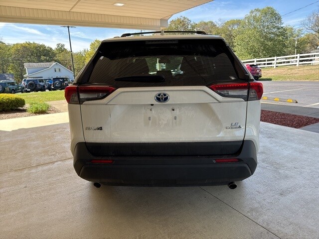 2022 Toyota RAV4 Hybrid LE photo 4