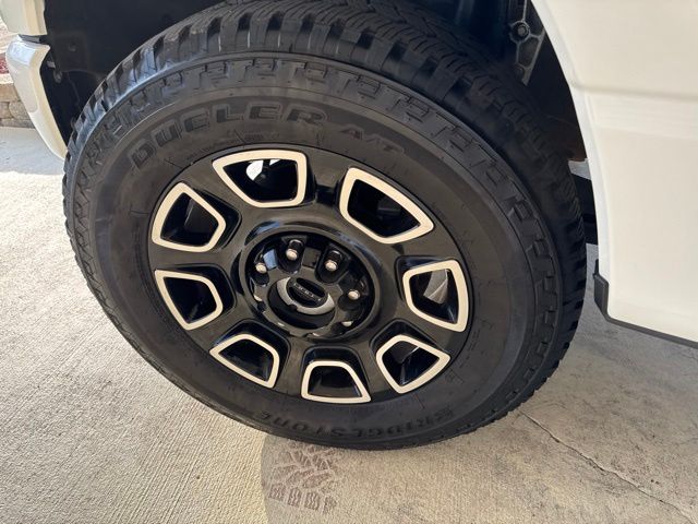 2026 Ford F-350 Super Duty Platinum - Photo 40