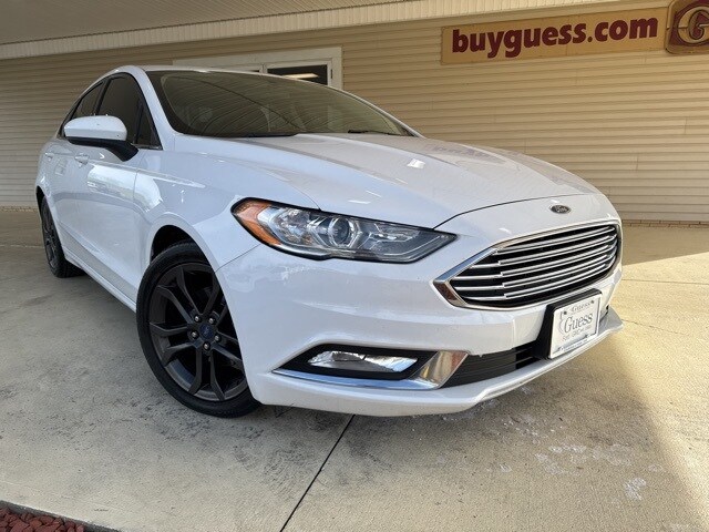 2018 Ford Fusion SE photo 2