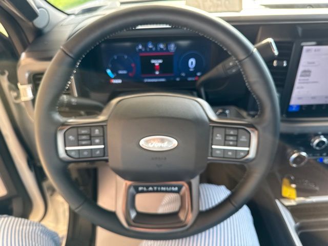 2026 Ford F-350 Super Duty Platinum - Photo 16