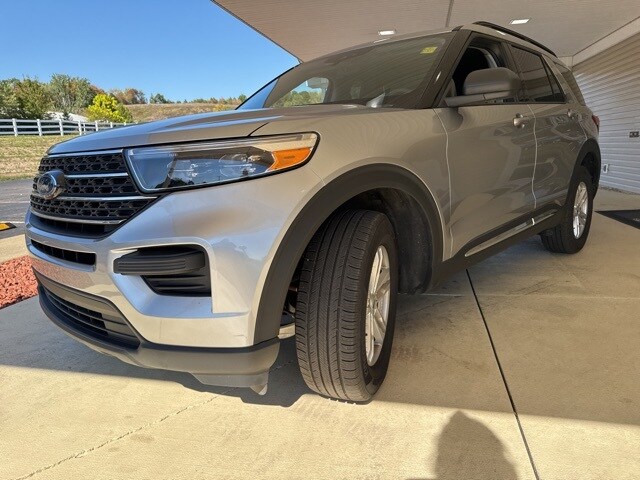 2023 Ford Explorer XLT photo 3