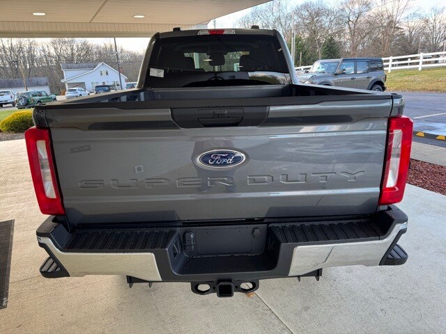 2026 Ford F-350 XLT photo 4