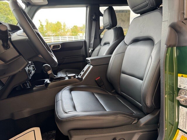 2025 Ford Bronco Outer Banks photo 2