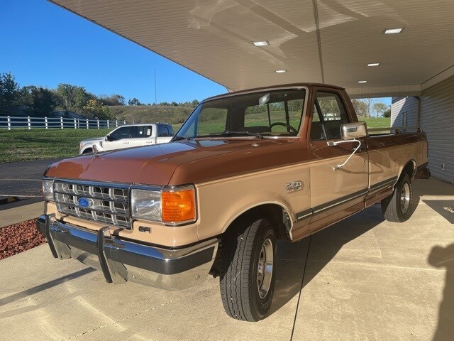 1990 Ford F-150 XLT Lariat photo 4